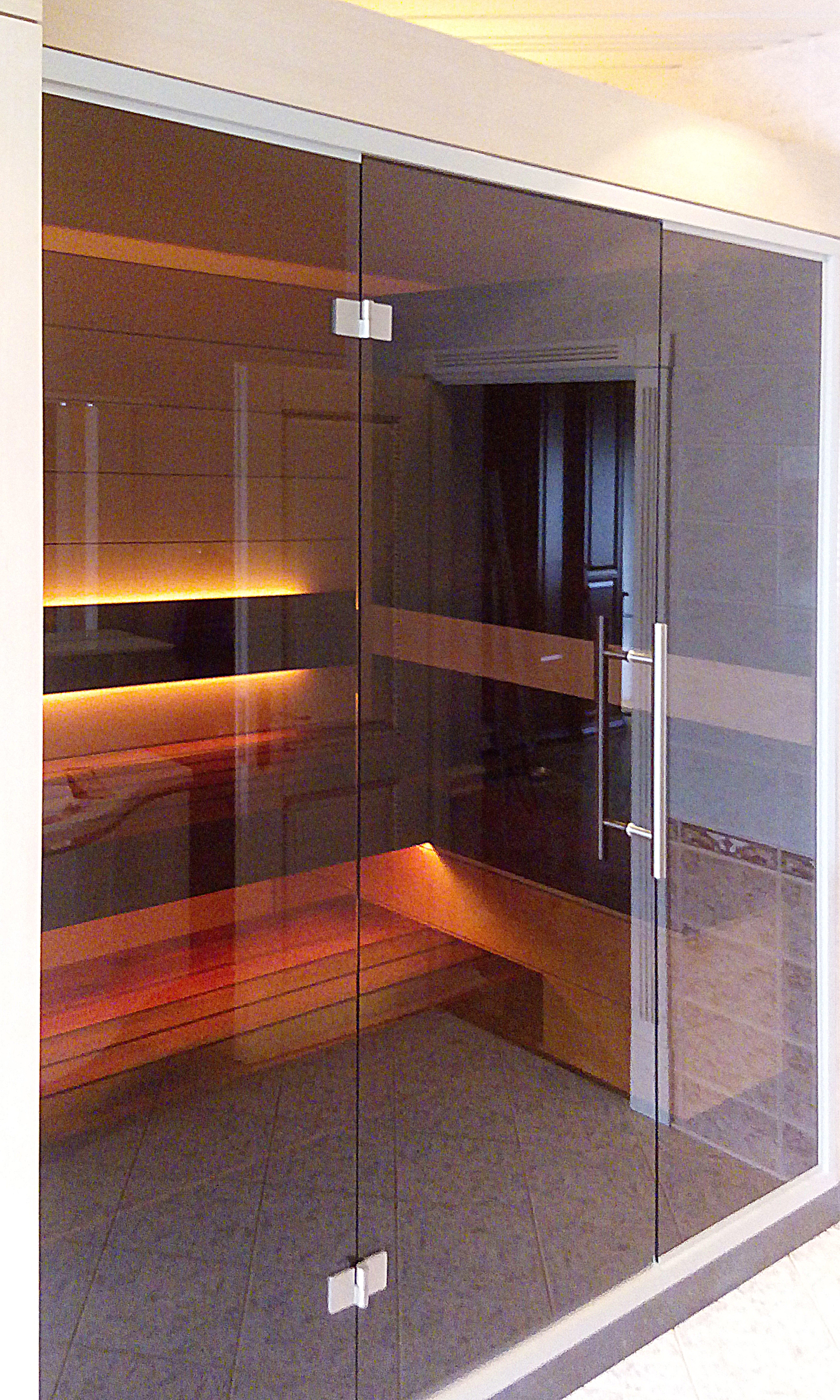 sauna doors of glass
